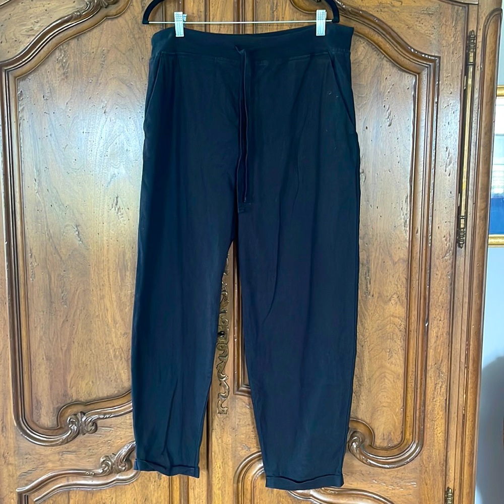 Karen Kane linen blend black joggers size large